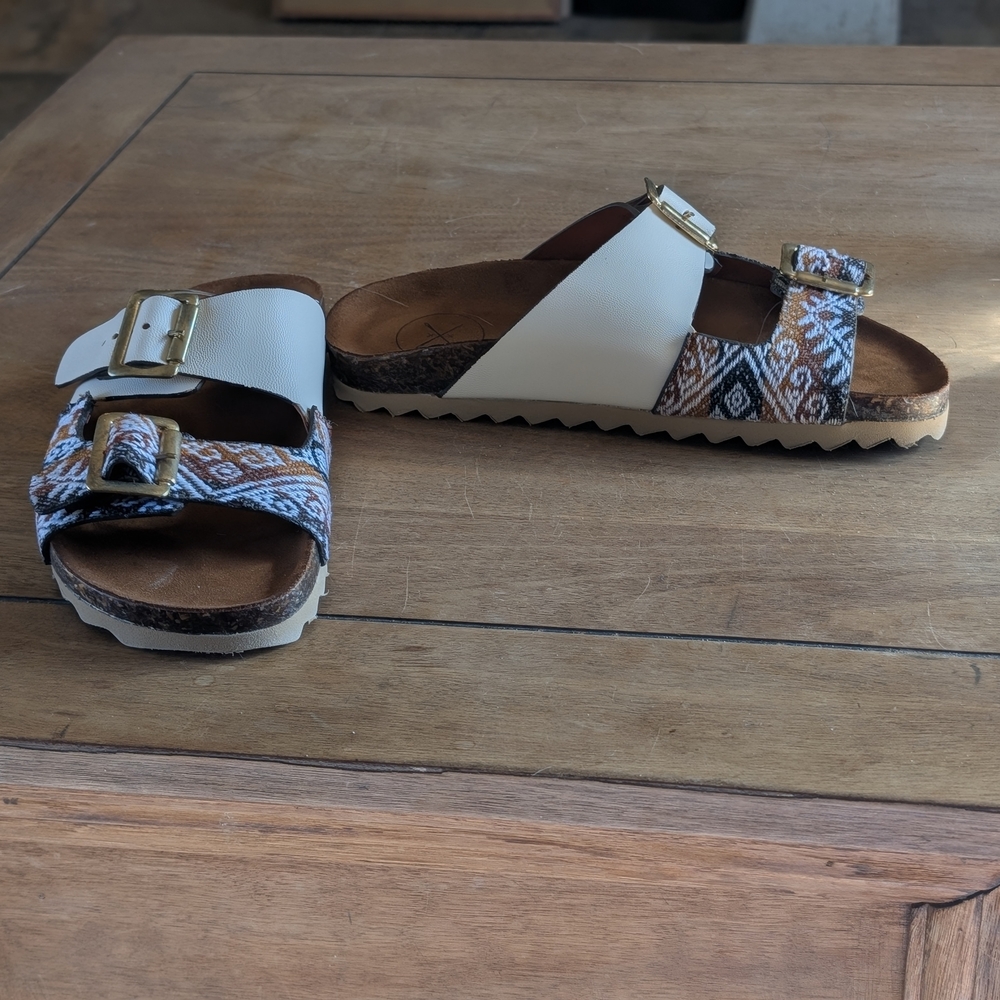 Inkkas Women's Sandals with Patterned Straps in Cream and Brown